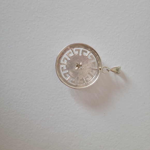 Versace Pendant - Picture 4 of 4